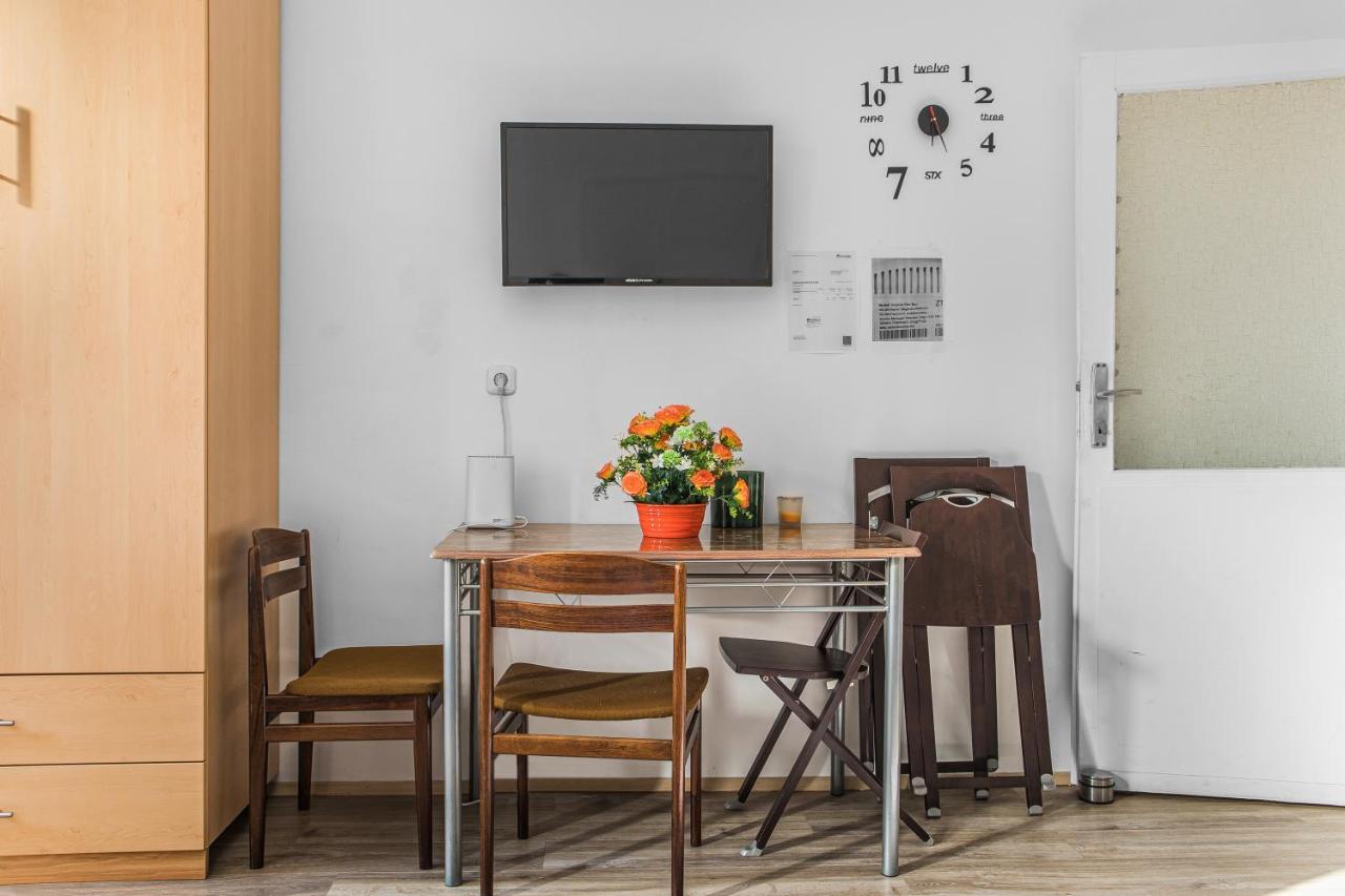 Cozy 1Br Apt. Near Millenium Tower & Danube River Lägenhet Wien Exteriör bild